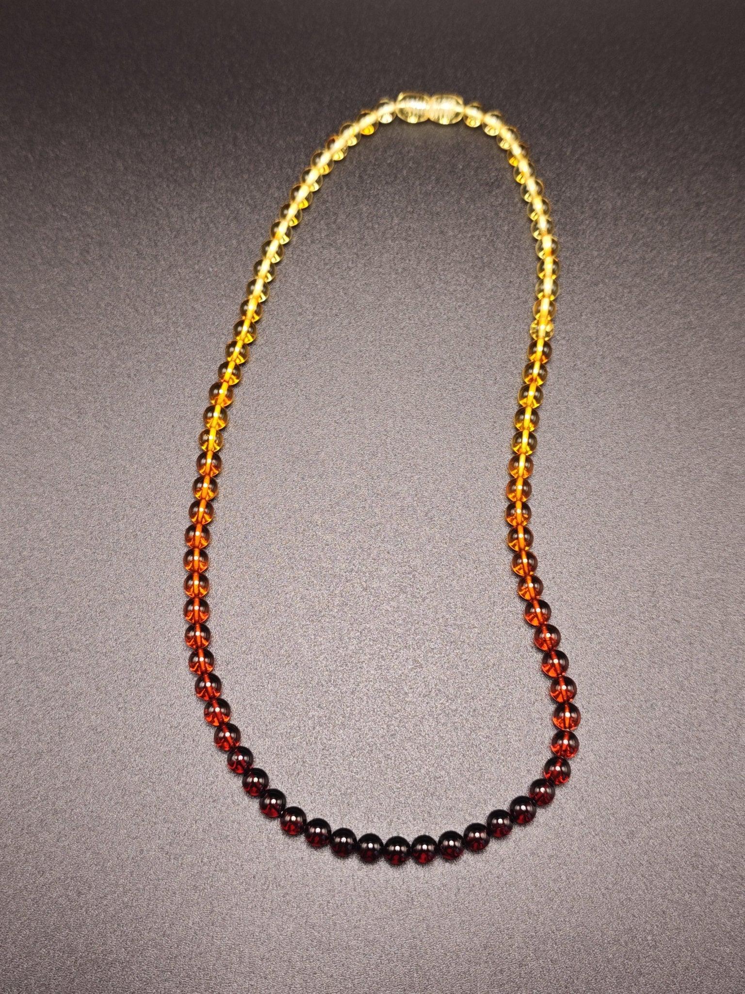 Echte Ostsee-Bernstein-Kette mit Farbverlauf von Gold zu Rot, handgefertigt